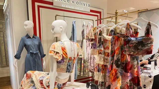 Koleksi Fall/Winter 2025 alice + olivia by Stacey Bendet (photo by Fimela reporter)