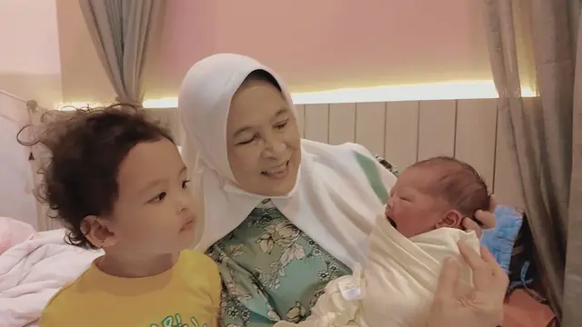 Momen Kelahiran Putra Kedua Ridwan Ghany dan Adhitya Putri. (Sumber: Instagram/ridwanghany)
