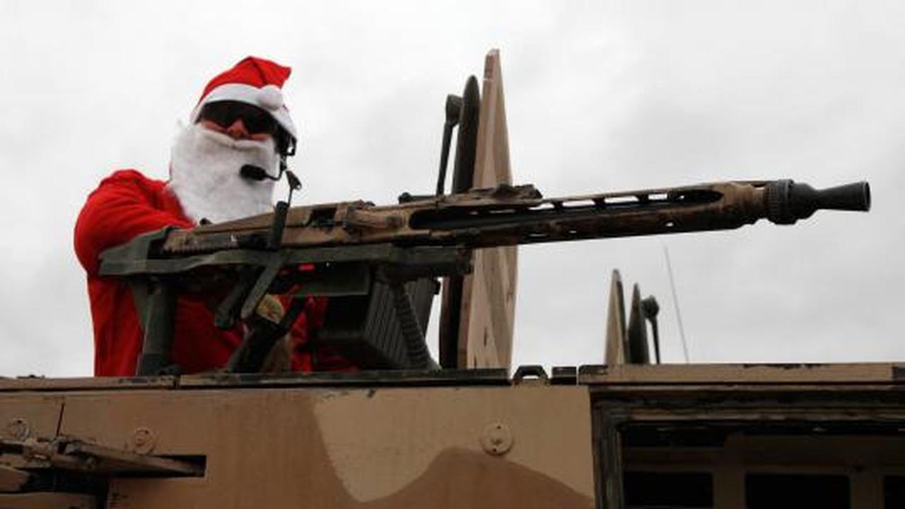 Ketika Santa Claus menghibur para prajurit militer