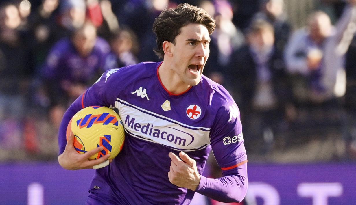 Liga Italia telah menyelesaikan separuh jalan kompetisi musim 2021/2022 di pekan ke-19 lalu dan secara otomatis telah menutup akhir tahun 2021. Tercatat 6 pemain mampu menjadi pencetak gol terbanyak hingga akhir tahun yang didominasi 4 pemain asal Amerika Selatan. (LaPresse via AP/Massimo Paolone)