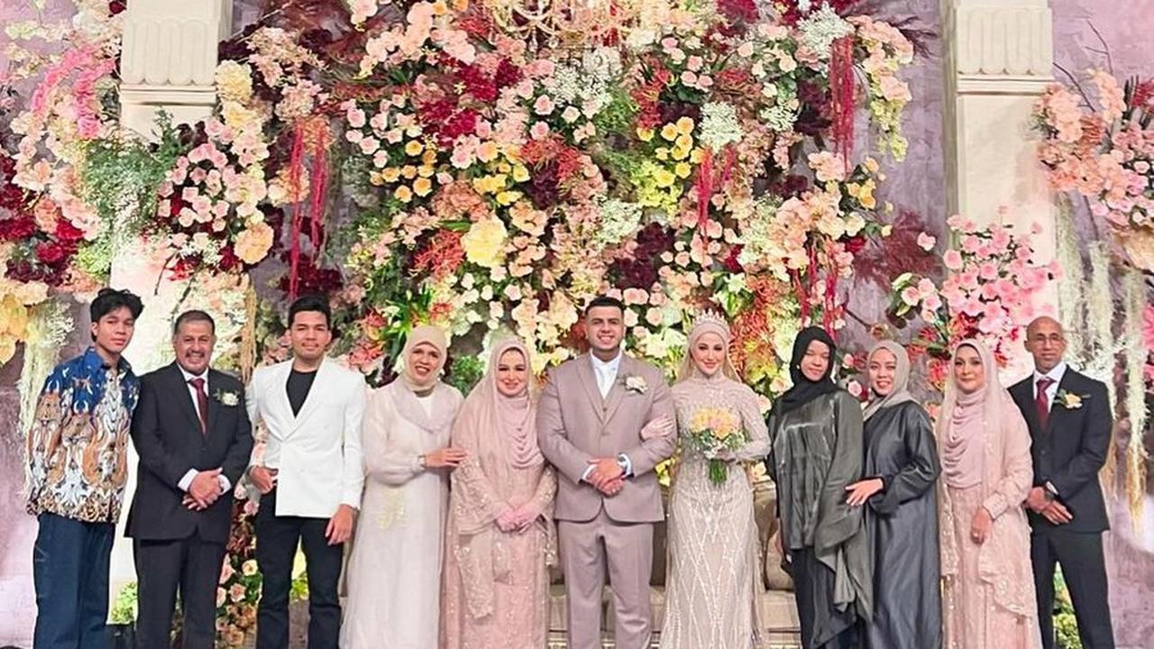 10 Potret Tamu yang Datang ke Pernikahan Yislam Kakak Fadil Jaidi, Dari Kalangan Selebriti hingga Politisi