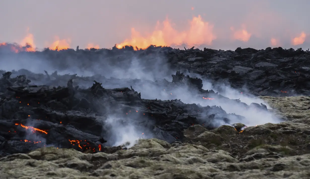Daerah tersebut, yang dikenal luas sebagai gunung berapi Fagradalsfjall, meletus pada tahun 2021 dan 2022 tanpa menyebabkan kerusakan atau gangguan pada penerbangan. (AP Photo/Marco Di Marco)