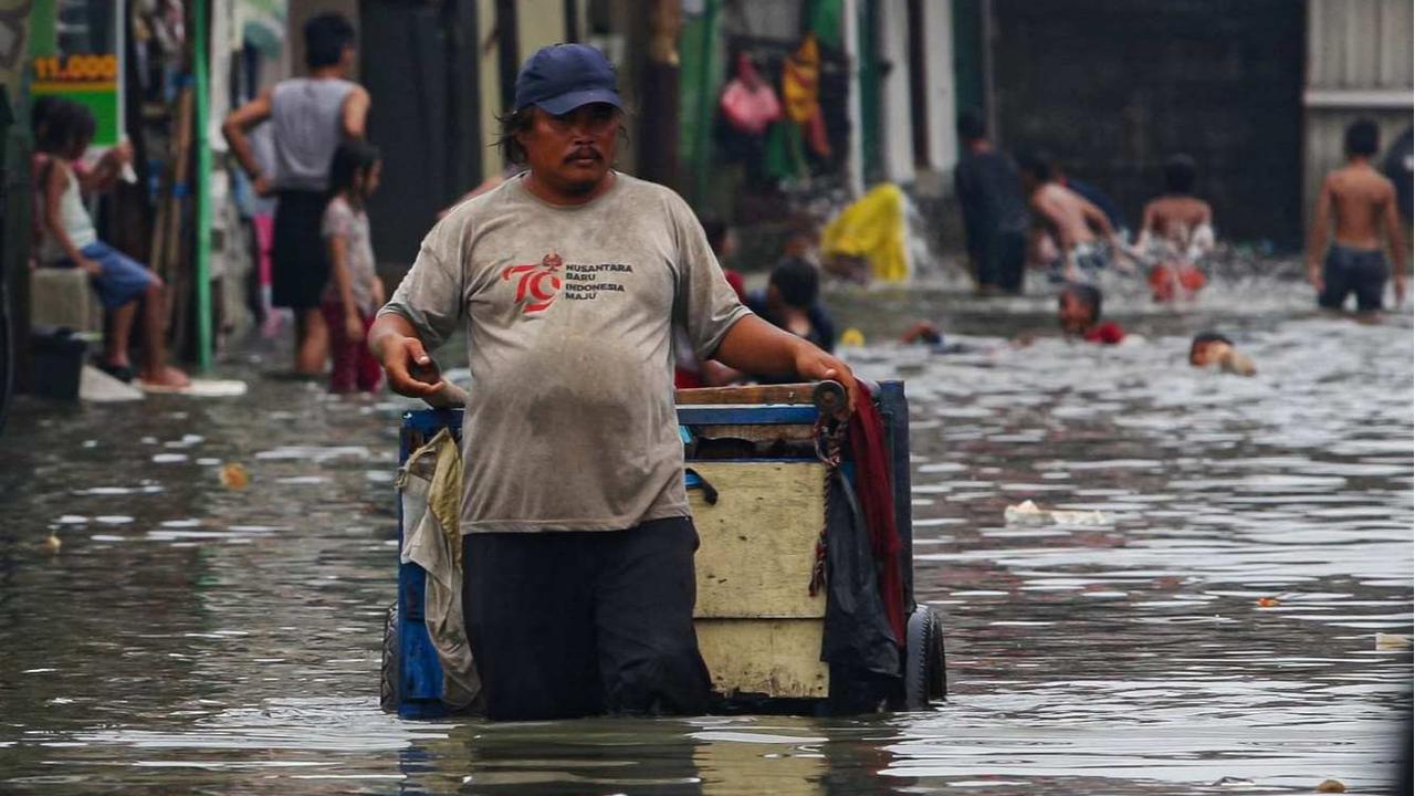 Banjir rob rendam Muara Baru