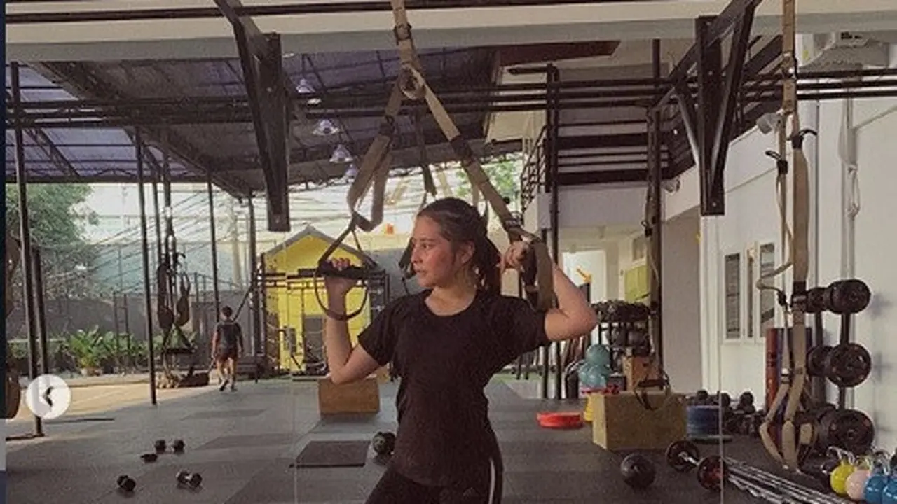 Prilly Latuconsina