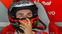 Kehadiran Jorge Lorenzo pada musim 2019 diharapkan bisa memberikan kemenangan buat Repsol Honda. (AFP/Robert Michael)