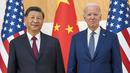 Presiden AS Joe Biden berfoto dengan Presiden China Xi Jinping sebelum pertemuan di sela-sela KTT G20 di Nusa Dua, di Bali, Senin (14/11/2022). Joe Biden dan Xi Jinping bersama dengan kepala negara yang hadir di G20 akan membahas kondisi global mulai dari isu ekonomi, politik hingga kesehatan dunia. (AP/Alex Brandon)