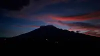 Silhuete pagi gunung Merapi, menawarkan eksotisme berbeda. (foto: Liputan6.com / jatmiko fmmh/edhie prayitno ige)