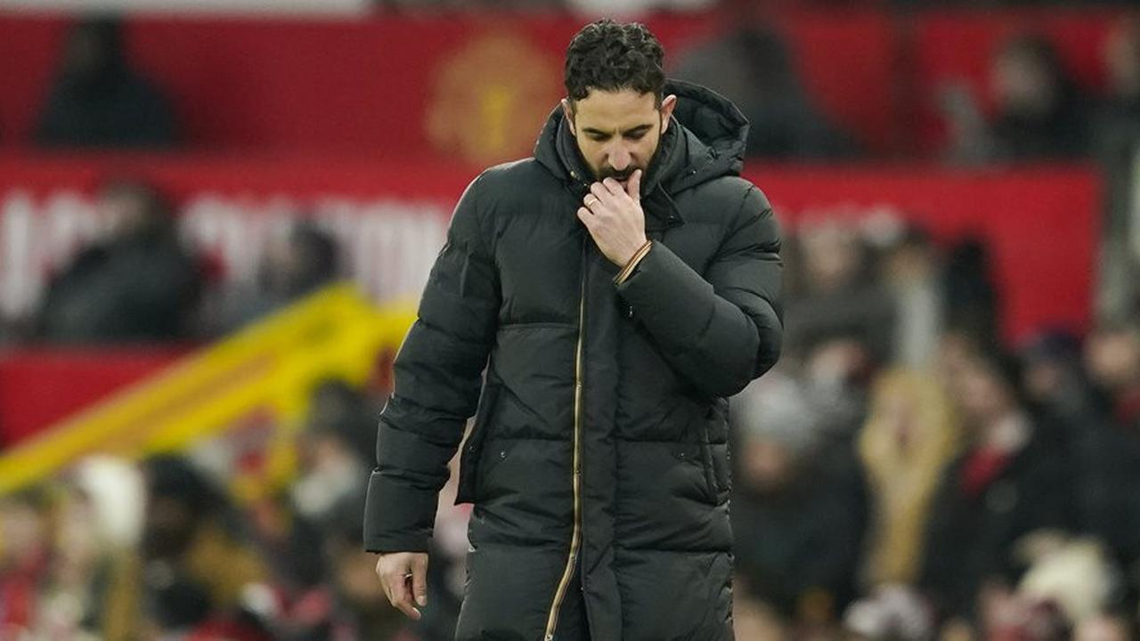 Pelatih Manchester United, Ruben Amorim. (c) AP Photo/Dave Thompson