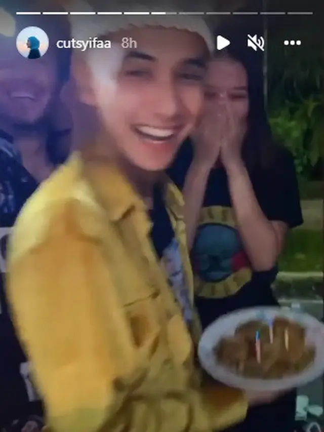 Esta Pramanita berulang tahun yang ke-23 (Foto: Instagram/@cutsyifaa)