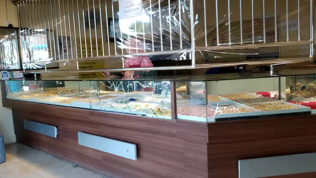 Perampok toko emas terjadi di Blora, Sabtu (25/7/2020). (Foto: Liputan6.com/Ahmad Adirin)