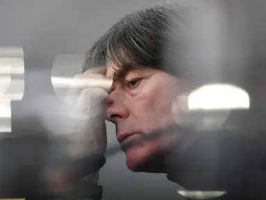 Joachim Loew mulai menjadi bagian Timnas Jerman saat digandeng Jurgen Klinsmann menjadi asitennya pada 2004. Hingga akhirnya menjadi pelatih utama, sederet prestasi bersama Tim Panser telah ditorehkannya sebelum akhirnya memilih mundur usai Euro 2020 nanti. (AFP/Ina Fassbender)