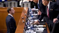 Mark Zuckerberg di Depan Senat AS: Saya Minta Maaf  (BRENDAN SMIALOWSKI / AFP)