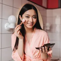 Teknik Highlighter yang Bikin Wajah Tampak Mewah dan Berkelas (Foto/Sumber: Freepik)
