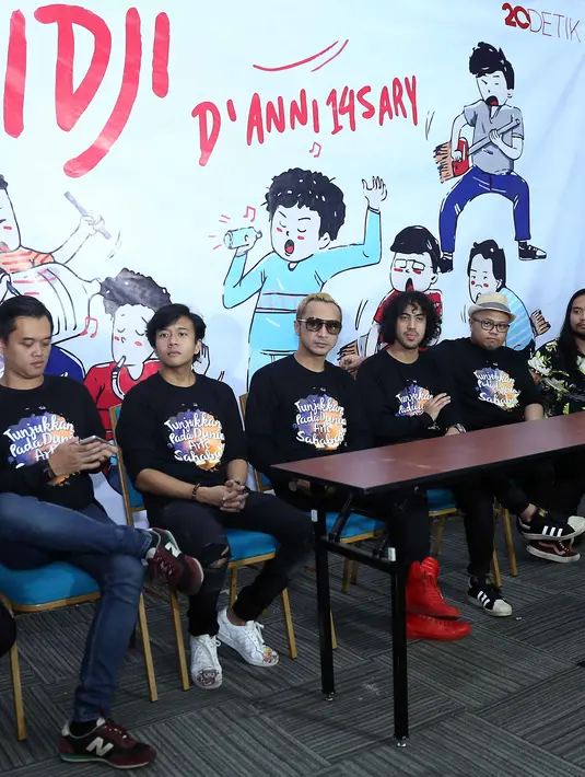 "Berawal dari sahabat yang berakhir menjadi keluarga itulah Nidji bagi saya," jelas Ariel. (Nurwahyunan/Bintang.com)