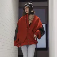 Dengan gaya mereka yang sefrekuensi, tak ada yang menyadari jika Agenz Mo dan Adam Rosyadi memiliki perbedaan usia 13 tahun, bukan? (Foto: Instagram @agnezmo)