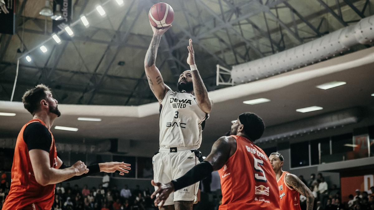 IBL 2026: Nyaris Kebalap, Dewa United Bungkan Pelita Jaya Lewat Layup 1 Detik Akhir