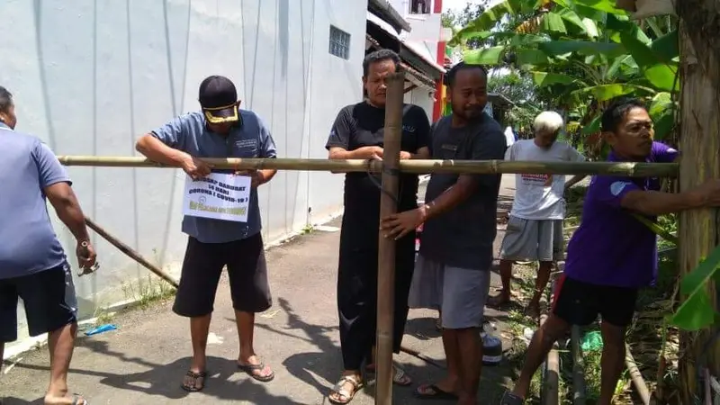 Desa Purwonegoro, Banjarnegara menerapkan "lockdown" selama 14 hari terhitung sejak 26 Maret 2020. (Dok. Renda Sabita untuk Liputan6.com/Galoeh Widura)