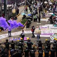 Upacara Pembuka Piala Dunia 2026 Diwarnai Kericuhan di Luar Stadion: Kepolisian dan Demonstran Bentrok setelah Kick-off