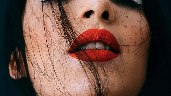 Mengapa menggunakan lipstik itu penting?