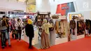 Suasana booth Yayasan Dharma Bhakti Astra (YDBA) pada Jakarta Fair Kemayoran 2019 di JIExpo Kemayoran, Jakarta, Rabu (19/6/2019). YDBA mengikutsertakan 40 UMKM yang berasal dari berbagai wilayah mulai dari produk fashion, aksesoris, kerajinan alat rumah tangga hingga makanan. (Liputan6.com/HO/Eko)