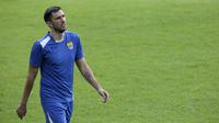 Bek Persib Bandung, Vladimir Vujovic saat berlatih di Bali pada turnamen Bali Island Cup 2016. (Bola.com/Peksi Cahyo)