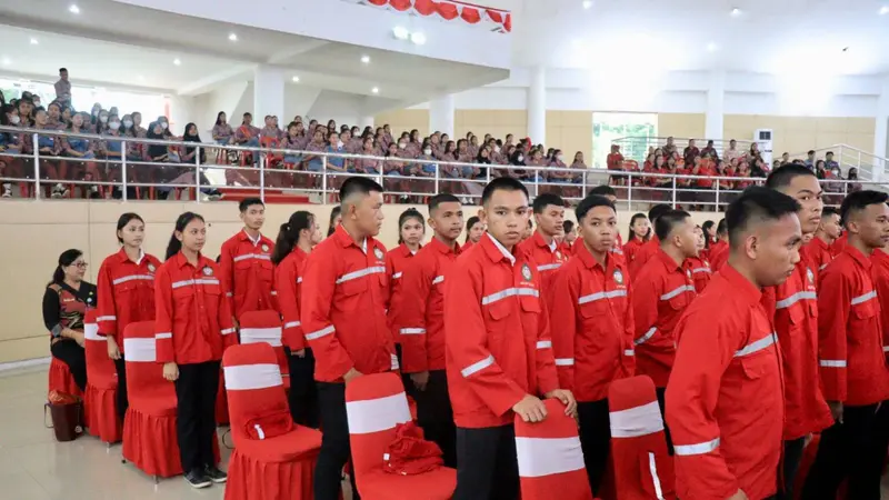 Pelepasan 60 alumni SMK PPN Kalasey yang akan mengikuti pendidikan di Jakarta untuk persiapan bekerja di Jepang, Kamis (1/6/2023).