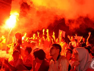 Liputan6.com kembali menggelar nonton bareng (nobar) Liga Premier Inggris, Jakarta, Minggu ( 21/12/2014). (Liputan6.com/Miftahul Hayat) 