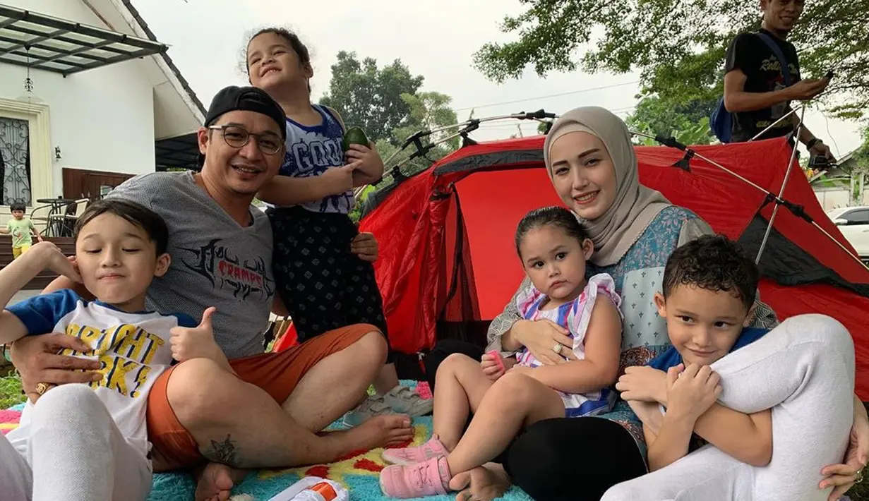 (Instagram/adeliapasha)