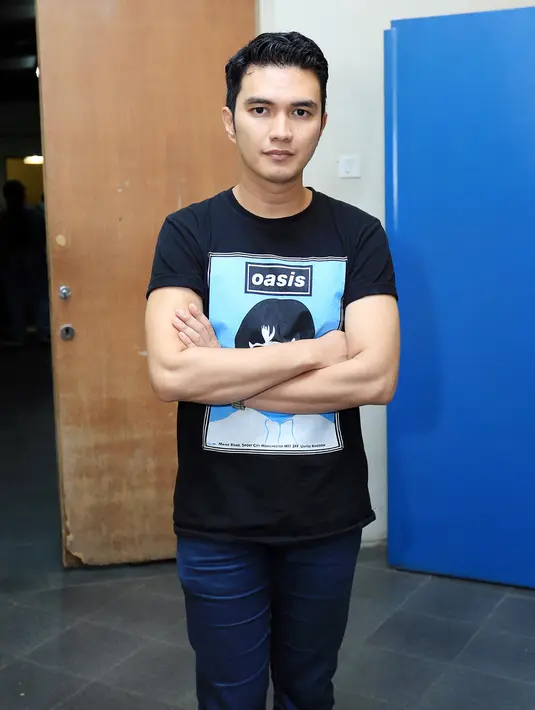 "Mungkin aku berpikir Georgia lagi ngidam, karena waktu ngidam anak pertama pas aku lagi syuting Georgia selalu nangis," ujar Aldi Taher di kawasan Kapten Tendean, Jakarta Selatan, Kamis (9/11/2017). (Deki Prayoga/Bintang.com)