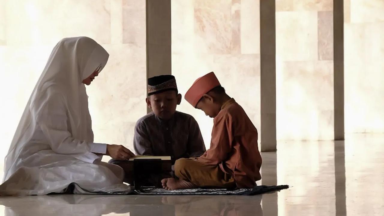 Sesuai dengan aturan yang berlakuDana Abadi Pesantren bersumber dari Dana Abadi Pendidikan.