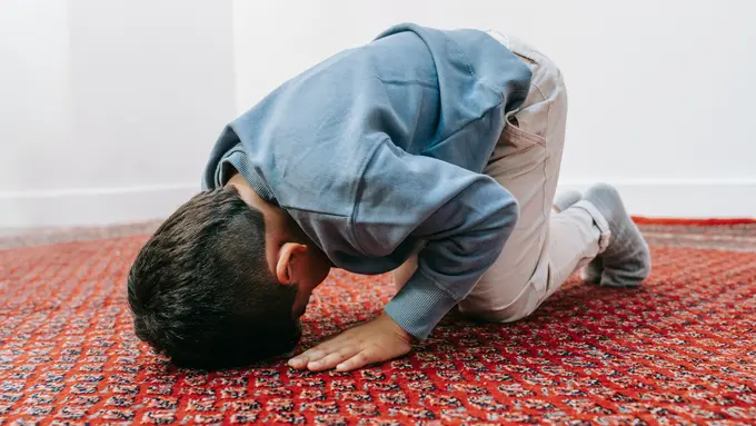 5 Tips Efektif Mengajarkan Ibadah Salat Pada Anak Sejak Dini
