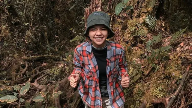 Seorang pendaki berada di Gunung Tanggamus, Lampung @feraahpasha