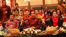 (Ki-ka) Wakil Presiden (Wapres) Jusuf Kalla, Presiden Joko Widodo (Jokowi) bersama Ketum PDIP Megawati Soekarnoputri pada acara peringatan HUT PDIP ke-44 di Jakarta Convention Center (JCC), Jakarta Pusat, Selasa (10/1). (Liputan6.com/Faizal Fanani)