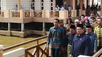 Sebanyak 21 meriam ditembakkan ke angkasa untuk menyambut kedatangan Presiden Jokowi di Brunei Darussalam. (Luqman Rimadi/Liputan6.com)