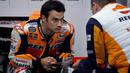 Pebalap Honda, Dani Pedrosa  meraih posisi keenam pada sesi kualifikasi MotoGP Japang di Twin Ring Motegi, (14/10/2017). Pedrosa mencatat waktu 1'54.342. (AFP/Toshifumi Kitamura)