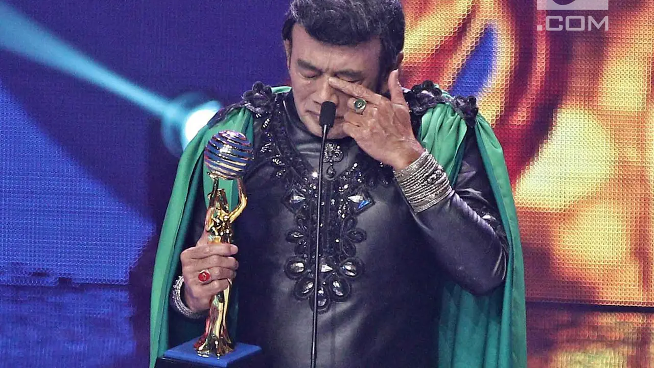 PHOTO: Senyum Semringah Peraih Penghargaan Indonesia Dangdut Awards 2017