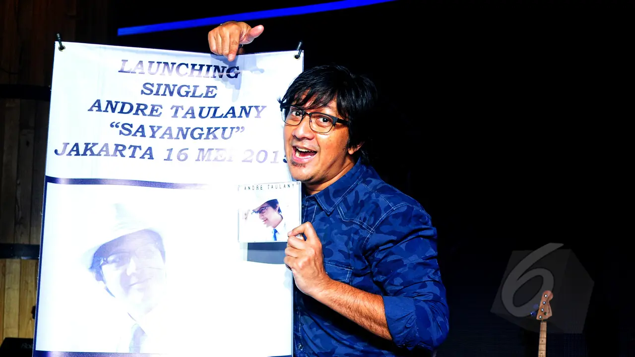 Gaya Kocak Andre Taulany Saat Launching Single Lagunya
