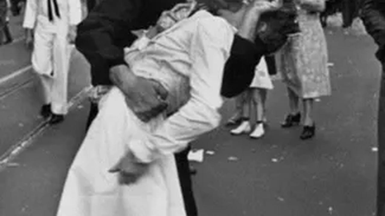 V-J Day in Times Square - 
Alfred Eisenstaedt, 1945