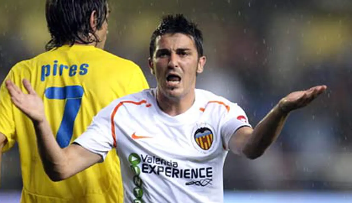 Striker Valencia, David Villa dalam laga menghadapi Villarreal di ajang La Liga Spanyol di Stadion El Madrigal pada 23 Mei 2009. AFP PHOTO/DIEGO TUSON