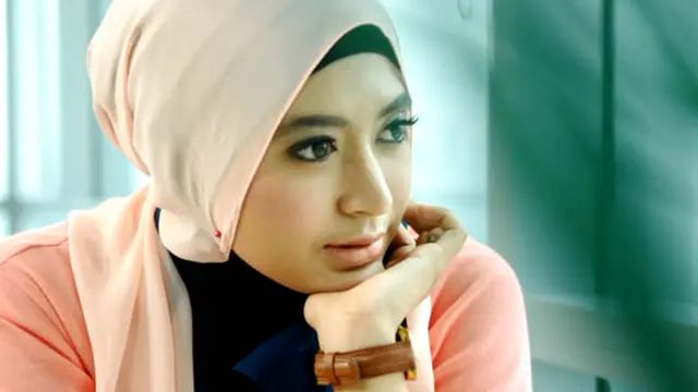 Hijab Tutorial: Tetap Asyik di Cuaca Panas