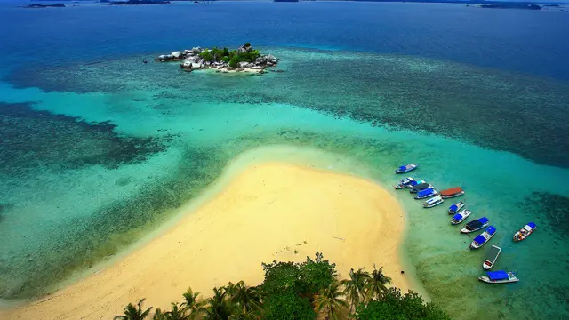 Menjelajah Tanjung Kelayang, Surga di Tropis Belitung