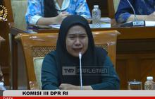 Nangis Sesegukan Sang Ibu Korban Dugaan Salah Tangkap 4 Anak di Tasikmalaya Mengadu ke Komisi III 'Mohon Pak Bantuannya, Anak Saya Disiksa