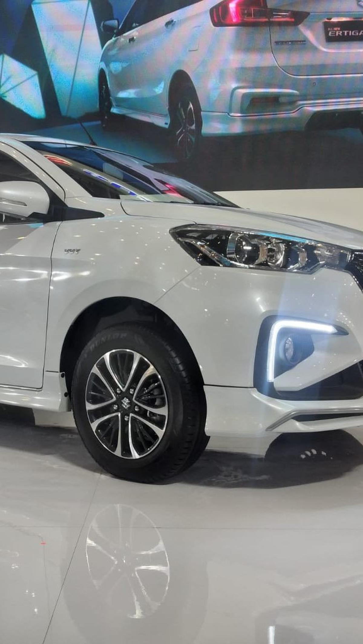 Berikut adalah spesifikasi dan harga terbaru mobil Suzuki Ertiga Hybrid..