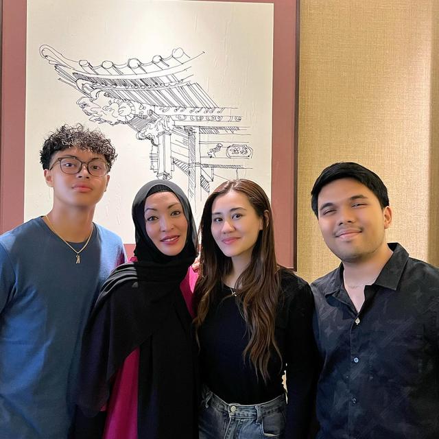 Makan Bareng, Ini 7 Kebersamaan Thoriq Halilintar Bersama Angelina Sondakh