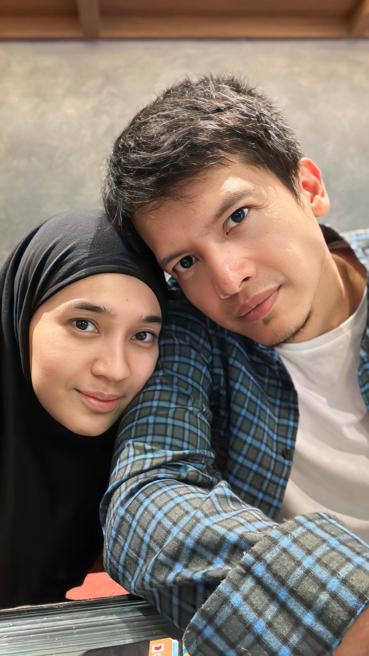 Dhini Aminarti Unggah Foto Terbaru Bareng Dimas Seto dan Perlihatkan Kemesraan: Semua Akan Indah Pada Waktunya