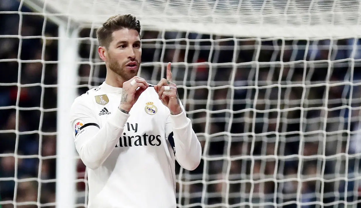 1. Sergio Ramos (Real Madrid) – Pria Spanyol ini mencetak gol ke-100 saat Real Madrid mengalahkan Leganes 3-0 di Copa del Rey. Bek tengah ini telah mengemas 80 gol bersama Real Madrid, 3 gol di Sevilla dan 17 gol di timnas Spanyol. (AP/Manu Fernandez)