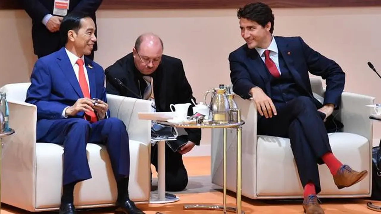 Kaus Kaki Pembawa Perdamaian Justin Trudeau Hingga Meme Jokowi