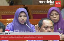 Gebrak Meja DPR, Perih Jerit Tangis Guru Honorer Curhat Minta Wakil Rakyat Bantu Perjuangkan Nasib