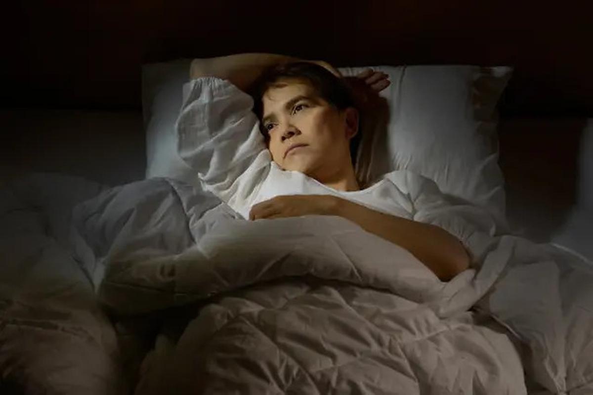 5 Kebiasaan Buruk Sebelum Tidur yang Wajib Kamu Hindari
