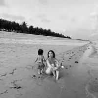 Potret Nikita Willy dan baby Izz. (Foto: Instagram/nikitawillyofficial94)